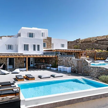 Agapi, 2 Min Walk To The & Heated Pool, By Red Windmill Willa *